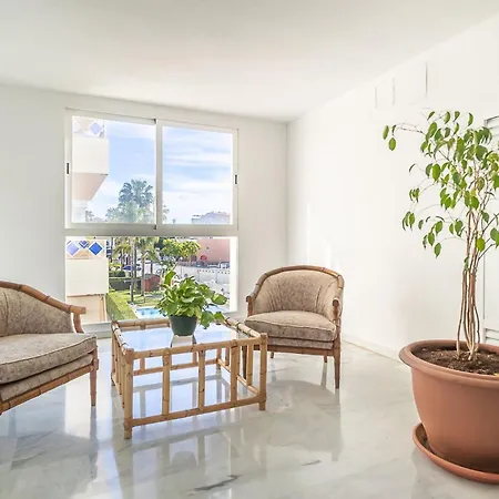 Elviria Pool And Apartment